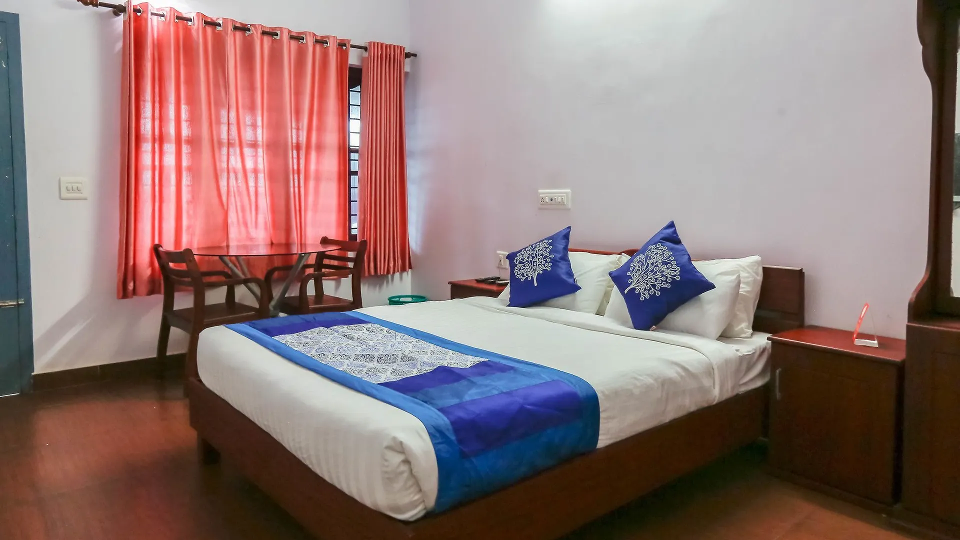 Oyo 5836 Alleppey Holiday Beach Resort アーラップーザ県 2*,  インド