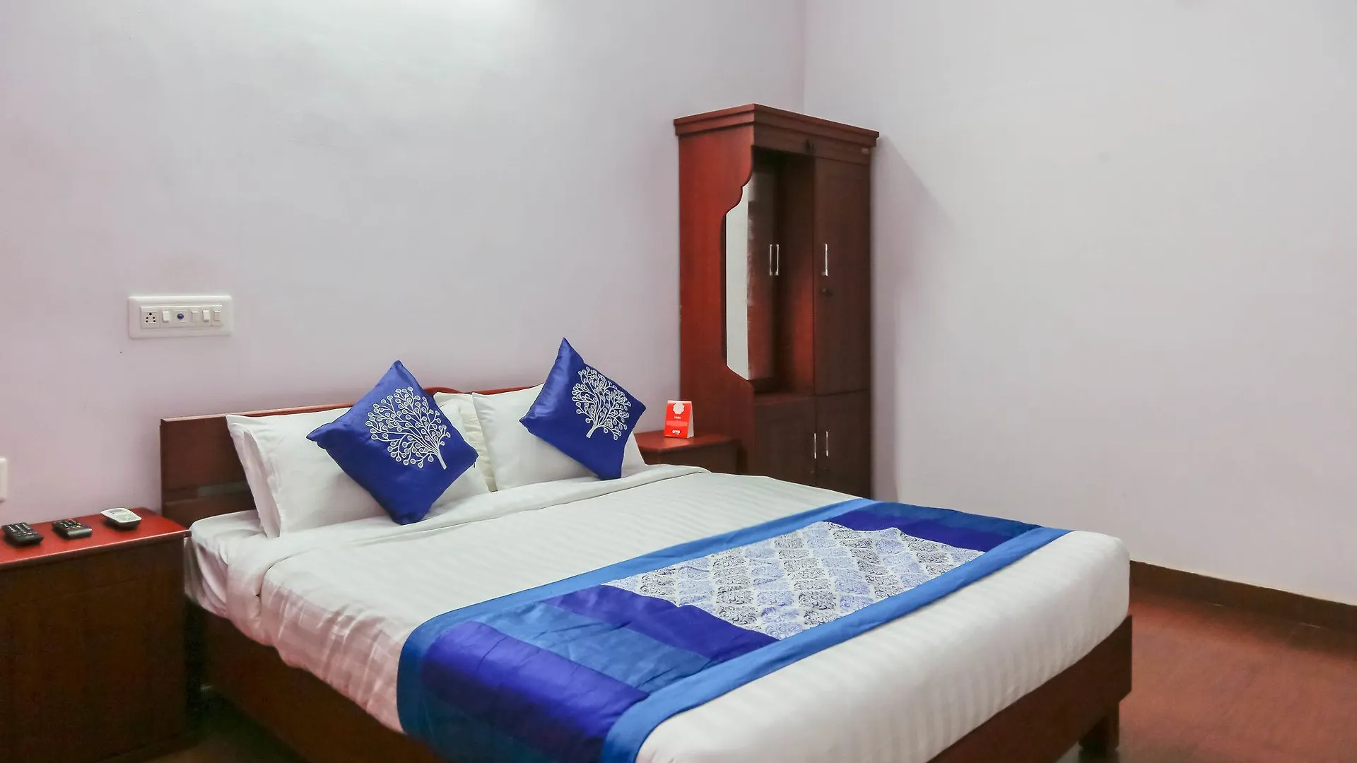 Oyo 5836 Alleppey Holiday Beach Resort Alappuzha 호텔